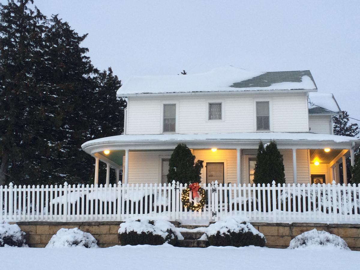 Field Of Dreams House Dyersville Exterior photo