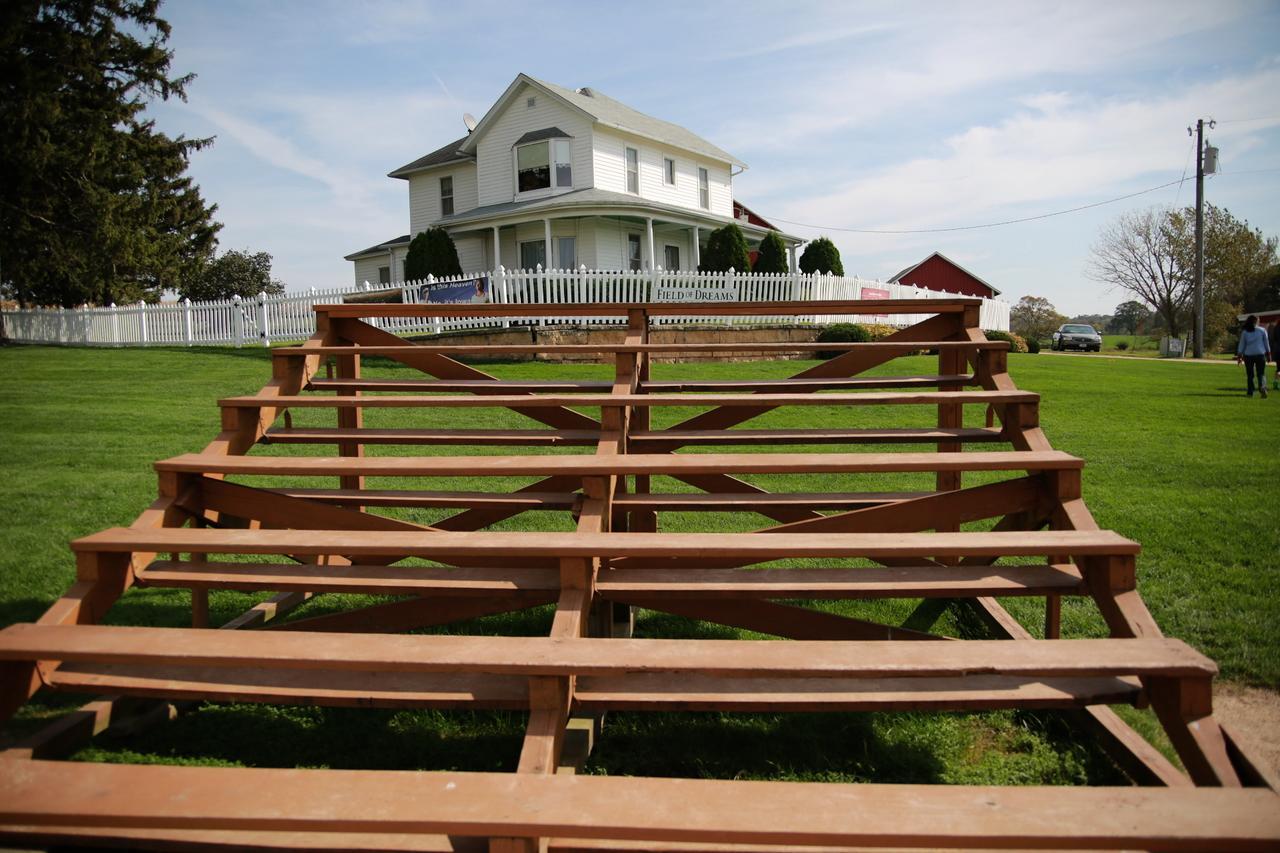 Field Of Dreams House Dyersville Exterior photo